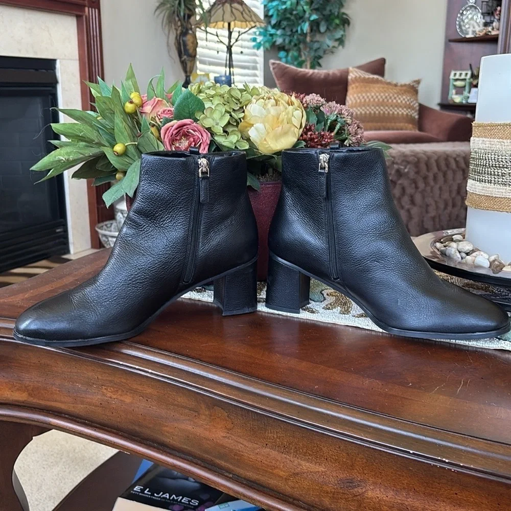 Kate Spade Manhattan Black Pebble Uptown Leather Booties Block Heel Ankle Boots